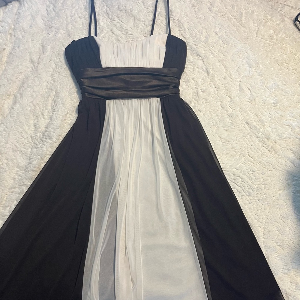 Intrigue spaghetti strap dress, So pretty. Size small, some stretch. Dry cleaned